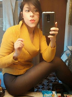 Amateurs pantyhose selfie image 4
