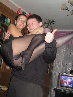 Candid pics of girls in pantyhose image 5